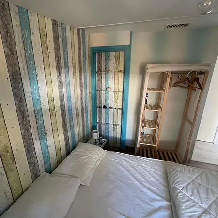 Arcachon: Charmante Maison T3 Avec Terrasse, Wi-fi, Climatisation Et Proche - Fr-1-319-410 Holiday home *