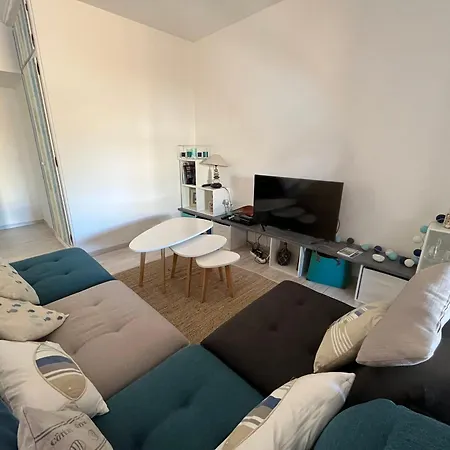 Arcachon: Charmante Maison T3 Avec Terrasse, Wi-fi, Climatisation Et Proche - Fr-1-319-410 * Arcachon
